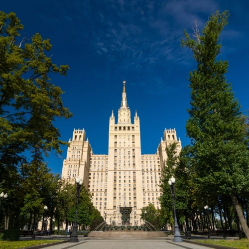 Сталинские высотки. 7 легенд послевоенной Москвы