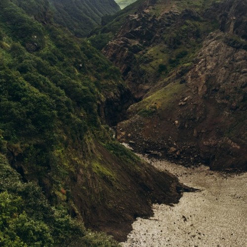 Океан впечатлений на Камчатке с фотографом: треккинги, спа, обед с видом на горы и ночь в глэмпинге