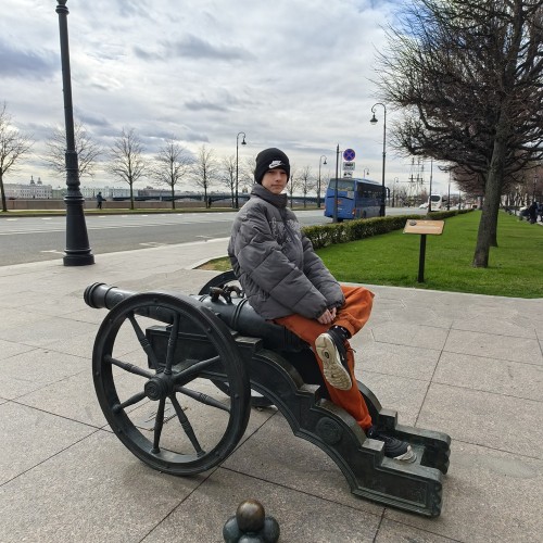 «Мы гуляем с дядей Петей!» семейная аудиоэкскурсия в Петербурге