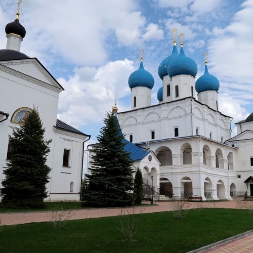 В Высоцкий и Владычний монастыри с гидом-психологом