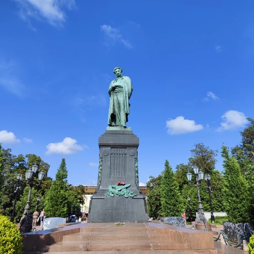 Москва имажинистов: Анатолий Мариенгоф, в тени Есенина