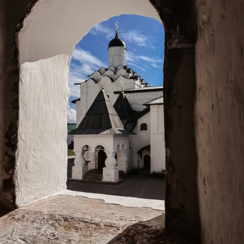 Духовный путь: Александро-Свирский монастырь из Петербурга