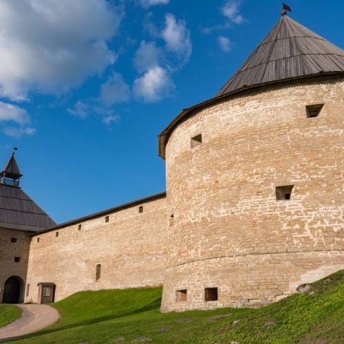 В Старую Ладогу — на комфортабельном авто из Петербурга