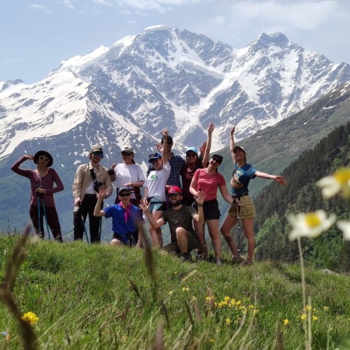 Нетипичное Приэльбрусье: треккинг налегке к 4 высокогорным озёрам с проживанием в гостинице