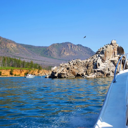 Богатство Байкала: рыбалка на реках и в диких местах на озере с катера