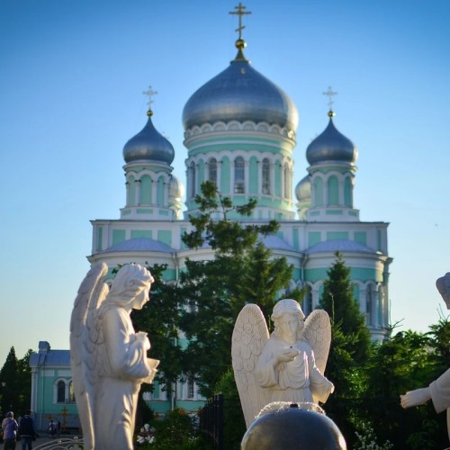 В Серафимо-Дивеевский монастырь из Нижнего Новгорода