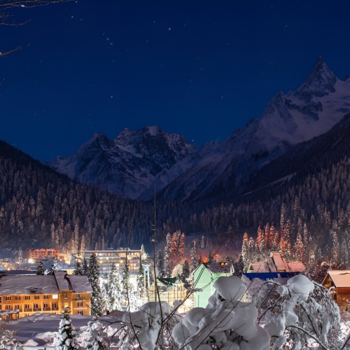 Приключение в горах Домбая и Архыза в мини-группе: прогулки, джипинг, катание верхом