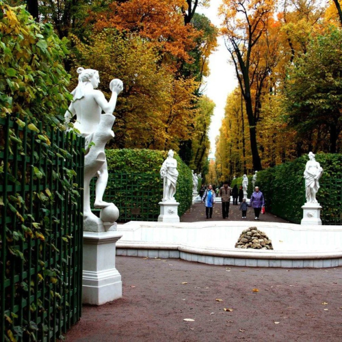 Семейная прогулка по Летнему саду с иммерсивным аудиогидом