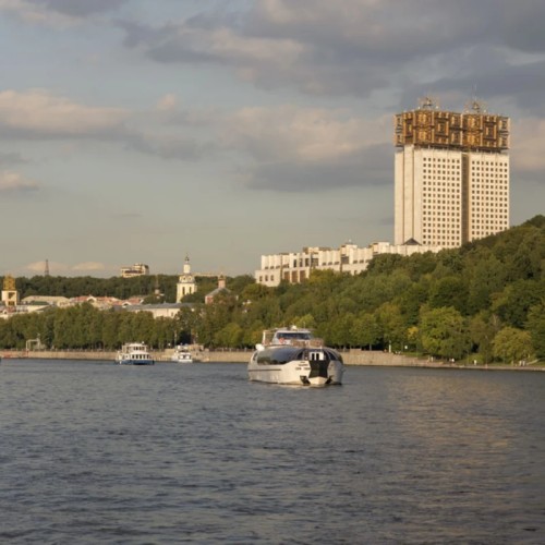 Круговая прогулка на люксовом теплоходе по Москве-реке