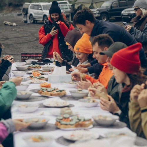 Океан впечатлений на Камчатке с фотографом: треккинги, спа, обед с видом на горы и ночь в глэмпинге