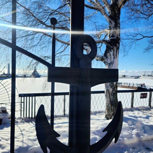 Город-крепость, город-порт: в Кронштадт на метеоре