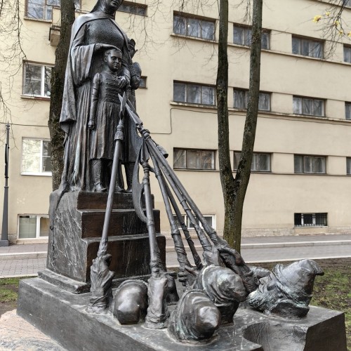 «Мы гуляем с дядей Петей!» семейная аудиоэкскурсия в Петербурге