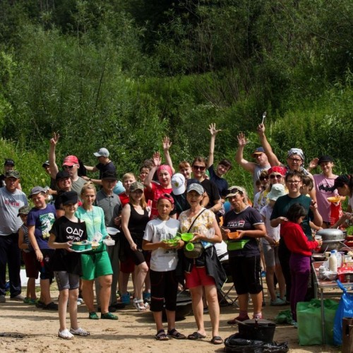 Выходные на реке Илеть для всей семьи: сплав на катамаранах, посвящение в водники и баня