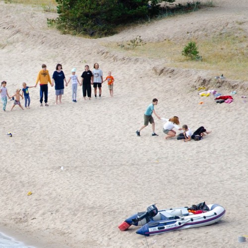 На остров за приключениями: семейный отдых на Ладоге с палатками, вожатыми и няней
