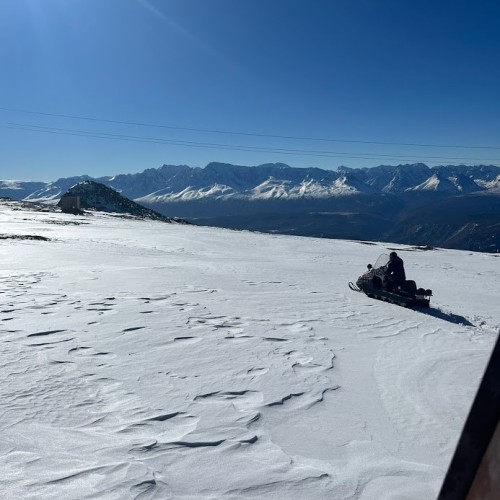 И уносит меня, и уносит меня в звенящий снежный Алтай (мини-группа)