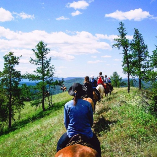 Выходные в селе Кага с проживанием в купольным доме, конной прогулкой и сплавом (всё включено)