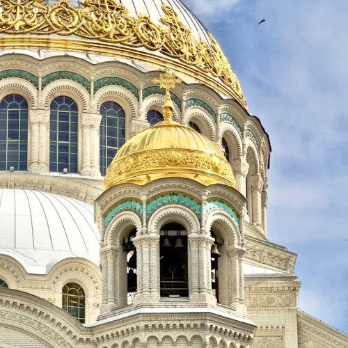 Автобусная экскурсия из Петербурга «Кронштадт — Петергоф»