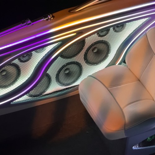 По рекам и каналам Санкт-Петербурга на катере с караоке