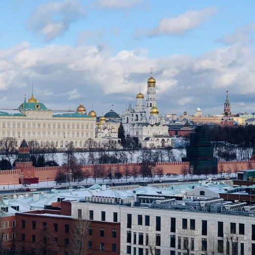 Экскурсия по Дому на набережной с его жителем + выход на панорамную крышу