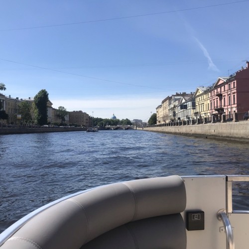 По рекам утреннего Петербурга — в небольшой группе