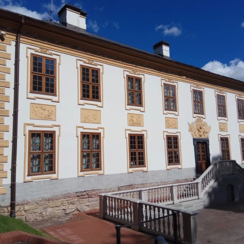 Романовы без трона: групповая прогулка по Дворцовой набережной