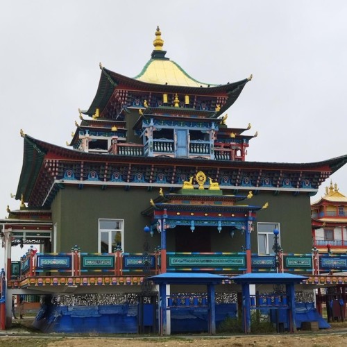 От пустыни до оазисов: большое путешествие по Монголии и Улан-Удэ