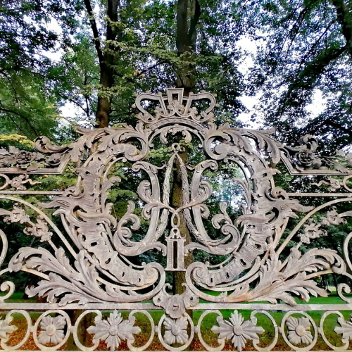 Мобильный квест в Петербурге «Пламенный привет строителям коммунизма» (16+)