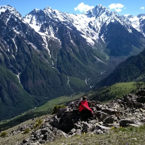 Треккинг в Цейском ущелье налегке с проживанием в гостинице (всё включено)