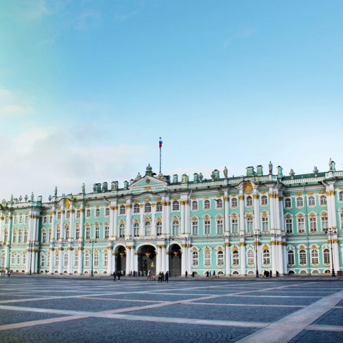 На автобусе — по Петербургу, пешком — по Петропавловской крепости (осмотр снаружи)