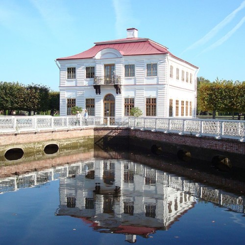 В Кронштадт и Петергоф — на мотоциклах