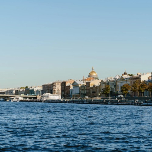 По Неве и каналам Петербурга — на теплоходе с аудиогидом