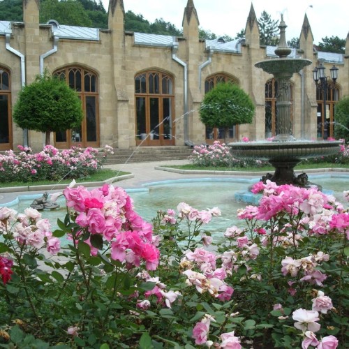 Курорты и горы Кавказа: Эльбрус и Домбай, Пятигорск и Кисловодск