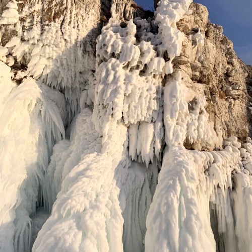 Зимняя сказка Байкала: поездка в мини-группе по живописным локациям и тайным уголкам