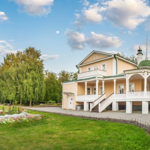 «Эта улица мне знакома»: Константиново, Рязань и Спас-Клепики