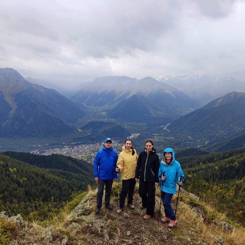 В горы — от суеты и забот: треккинг в Архызе без рюкзаков