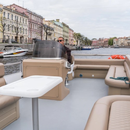 Вдоль Петроградской стороны на индивидуальной водной прогулке