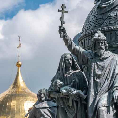 Вдоль железных дорог на встречу с историей: на круизном поезде в Новгородскую и Псковскую области