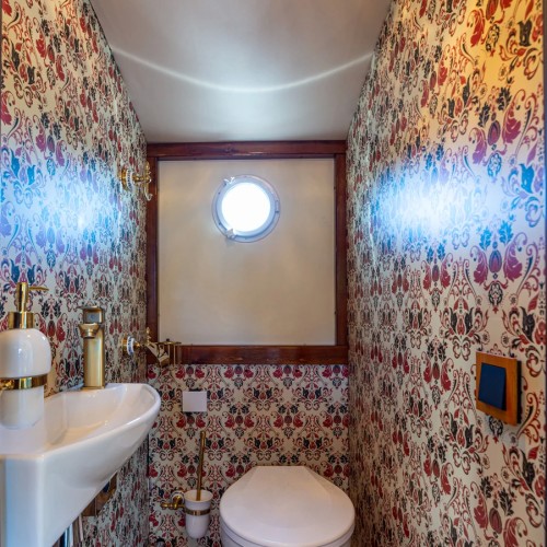 Индивидуальная экскурсия на атмосферном катере «Онегин»