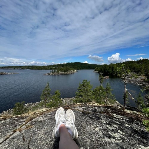 Аромат леса и сила воды: перезагрузка в Карелии с проживанием в глэмпинге