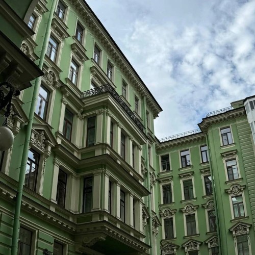 Через дворы и парадные в доходный дом Бака