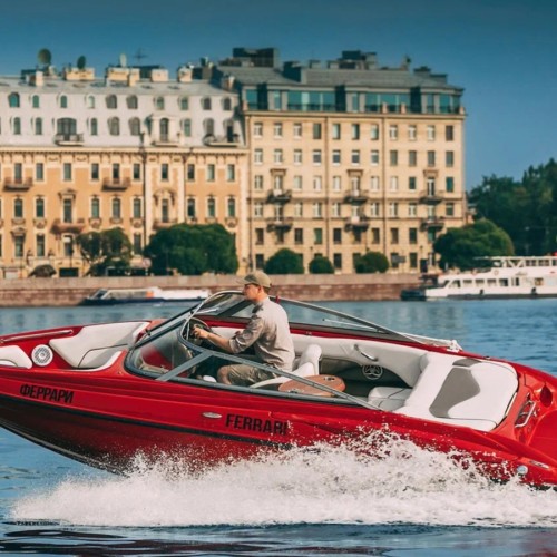 На катере Ferrari — по рекам и каналам Петербурга + разводные мосты