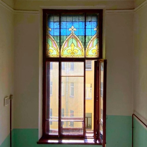 Витражи Петроградской стороны — со специалистом по витражному искусству