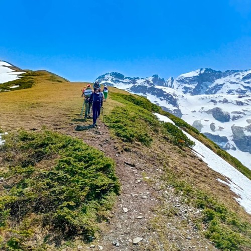 Весенний Архыз: треккинг налегке с проживанием в гостинице
