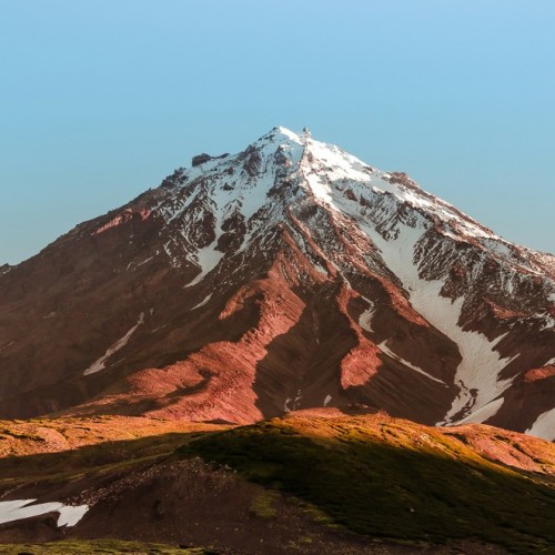 На Камчатку с вулканологом: VIP-экспедиция с прогулкой на вертолёте, рыбалкой, баней и деликатесами