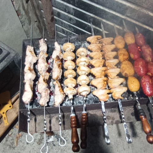 Пик звездопада Персеиды: ночь на плато Канжол в палатках с видом на Эльбрус