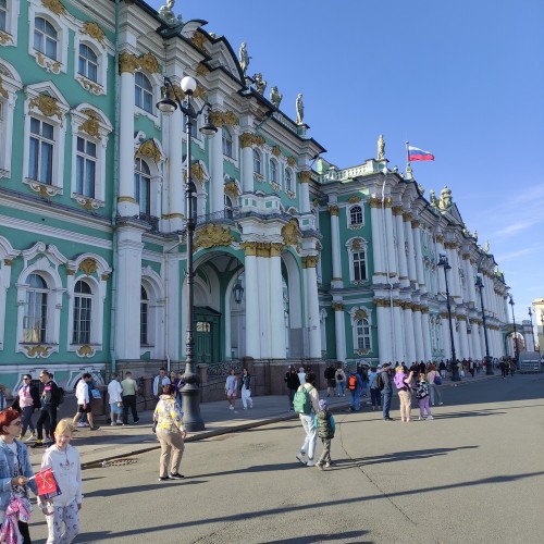 Мятежные площади. От Елизаветы до Ельцина