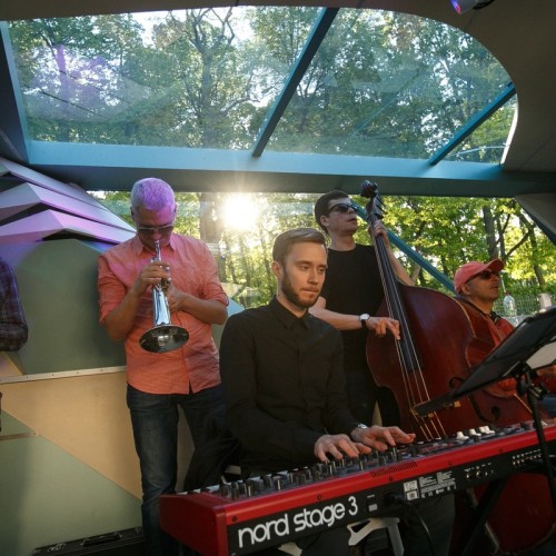 Плыви со звуком! Музыкальный рейс по каналам Петербурга