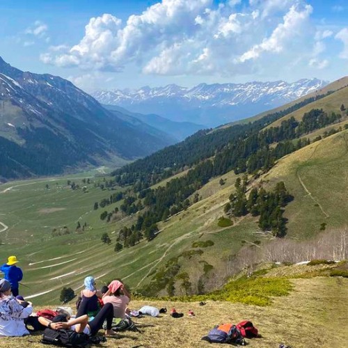 Весенний Архыз: треккинг налегке с проживанием в гостинице