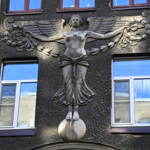 Петроградская сторона Петербурга: между ангелом и бесом