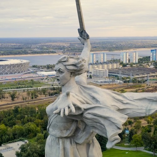 В город-герой Волгоград на День Победы: путешествие на поезде из Москвы